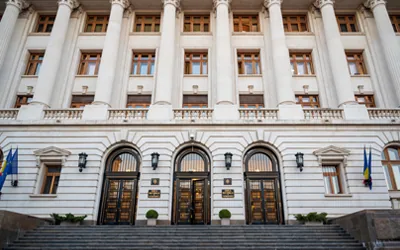 Instituţii